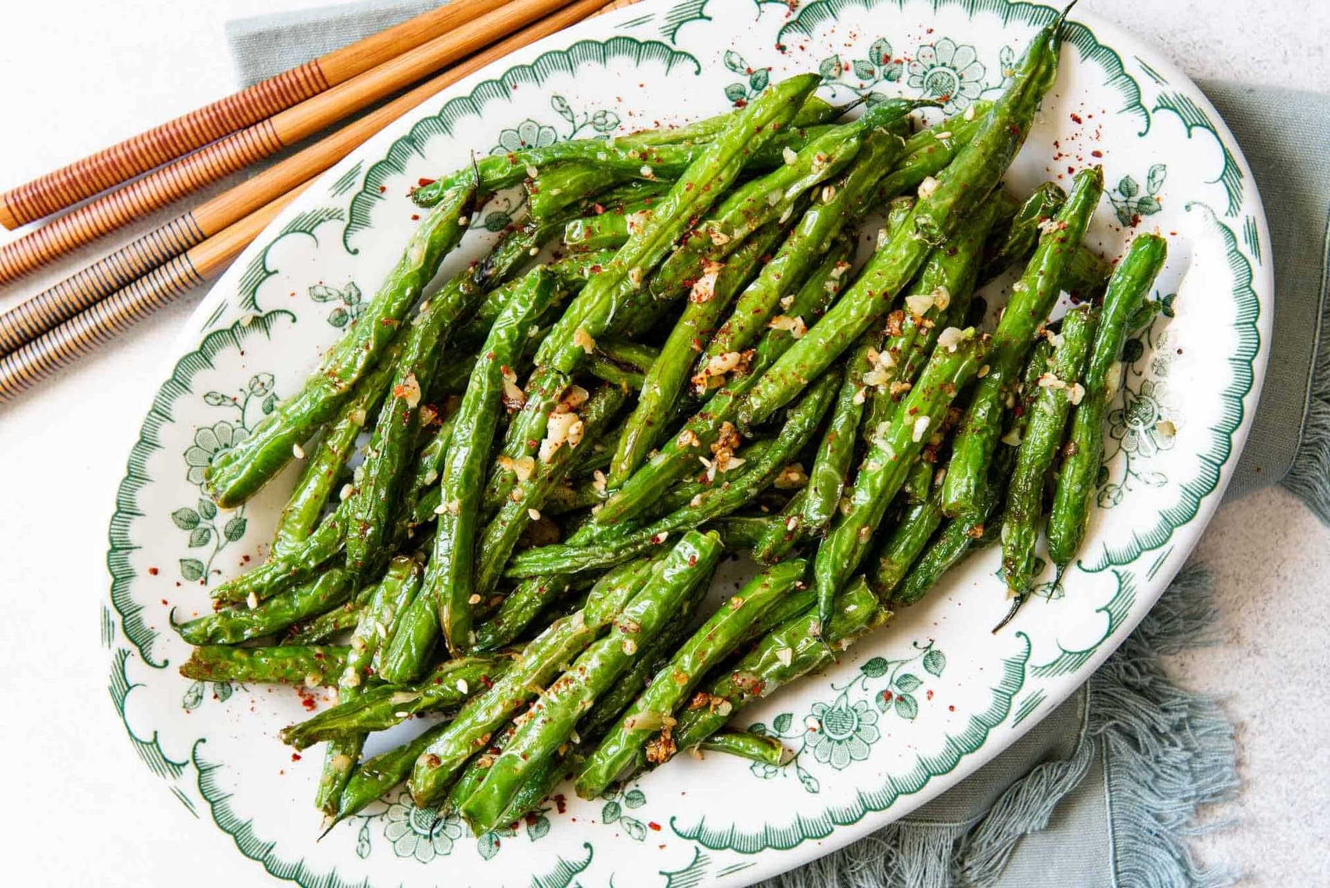 Oven Roasted Green Beans with Caramelized Red Onion - recipe by Carolyn Cohen