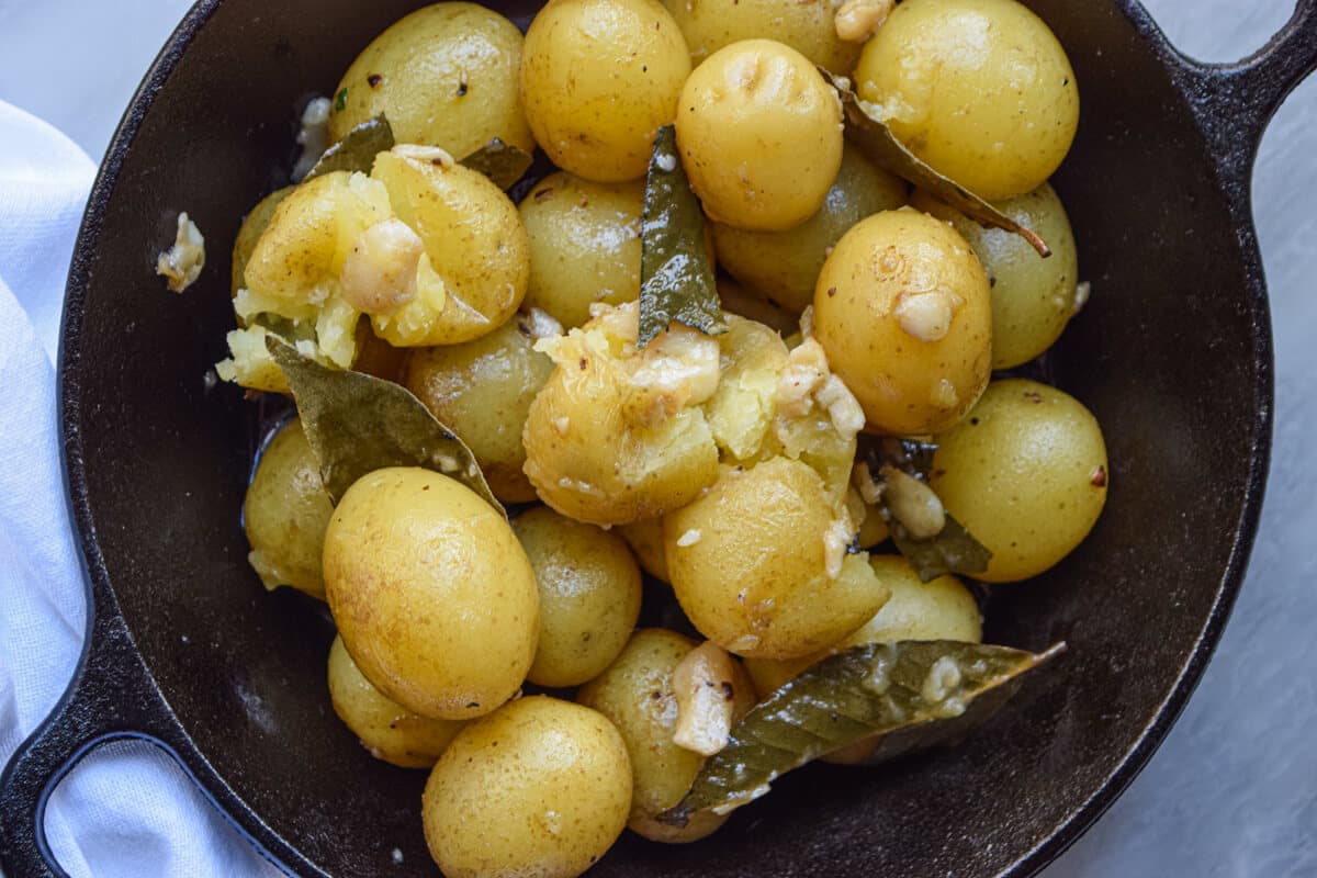 Braised Potatoes with Garlic and Bay Leaves